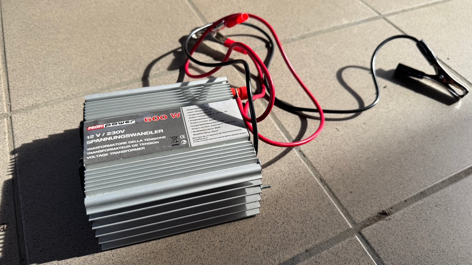 Transformator 12v - 220v, Autos : Pièces & Accessoires