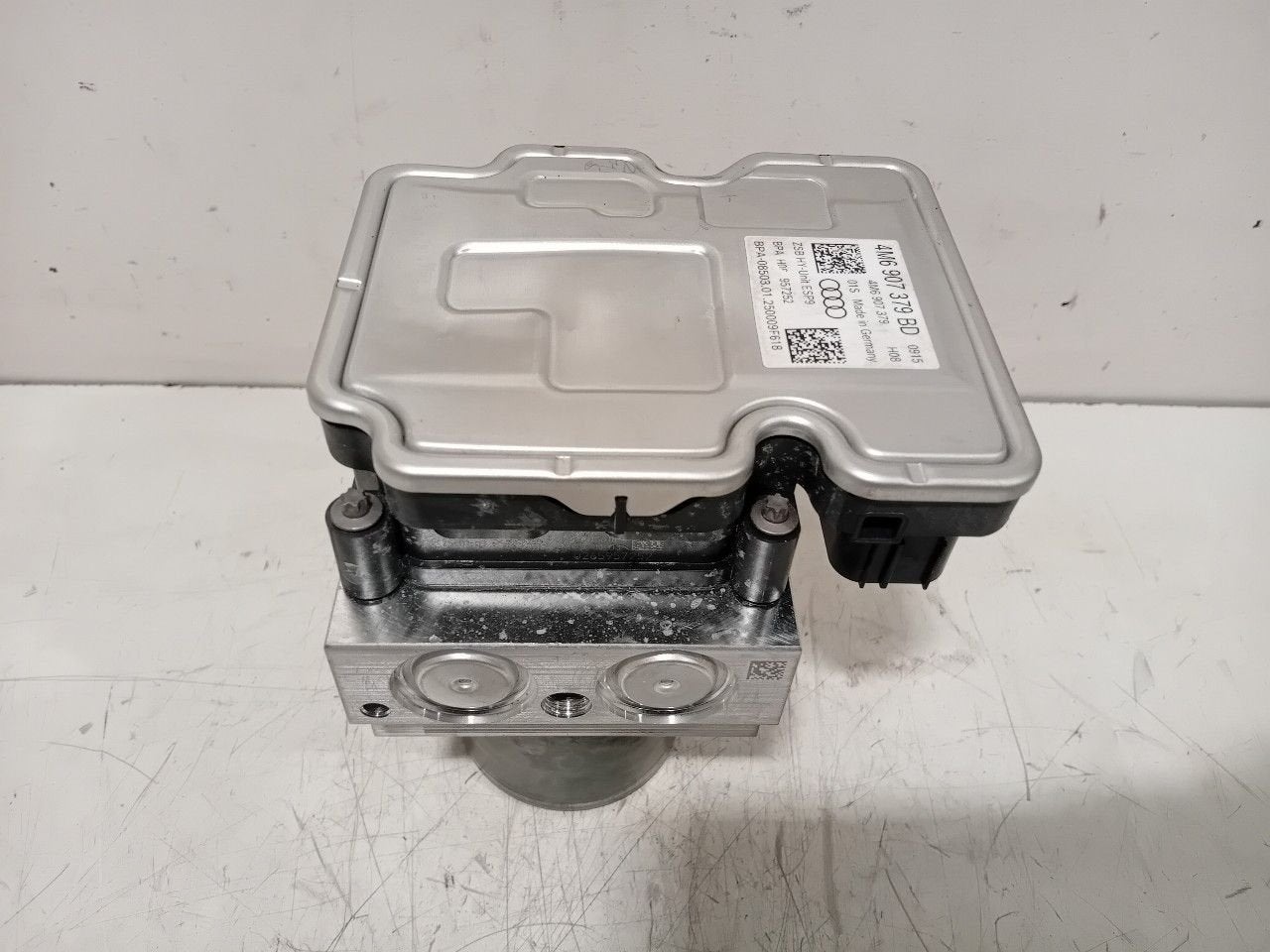 Abs pomp Audi Q8, Onderdelen@venauto.nl, Van der Ven Autorecycling B.V., Gebruikt, Ettenseweg 76, 4706 PB Roosendaal, The Netherlands