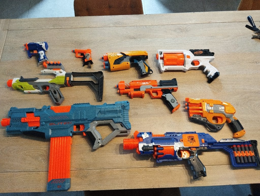 GROTE NERF-COLLECTIE TE KOOP 11 Blasters + Magazijnen, Enfants & Bébés, Jouets | Extérieur | Jeu d'action, Utilisé, Enlèvement