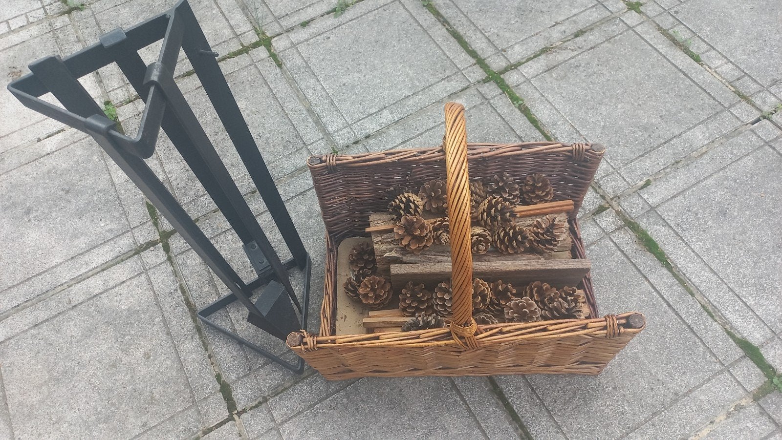 Haardstel en houtmand + gratis hout (100tal blokken), Ophalen