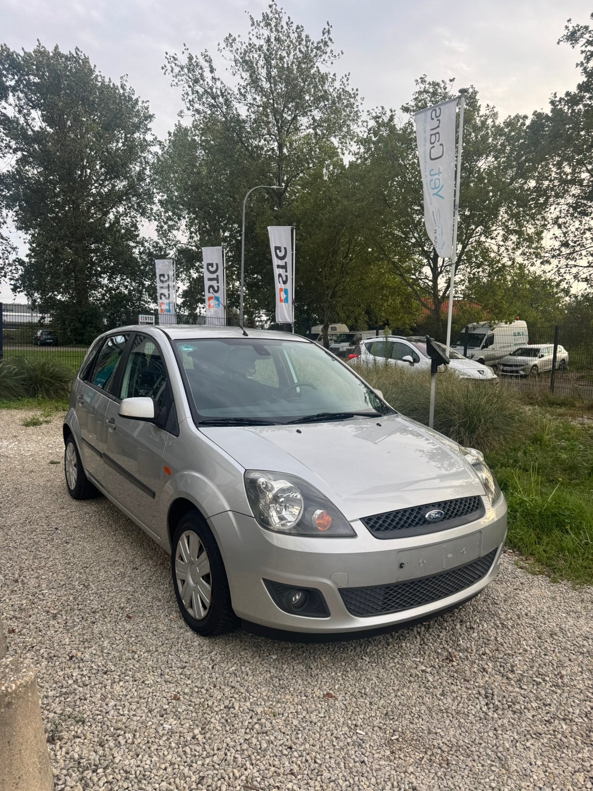 Ford fiesta benzine met keuring verkoop en garantie, Argent ou Gris, Achat, 50 kW, Entreprise
