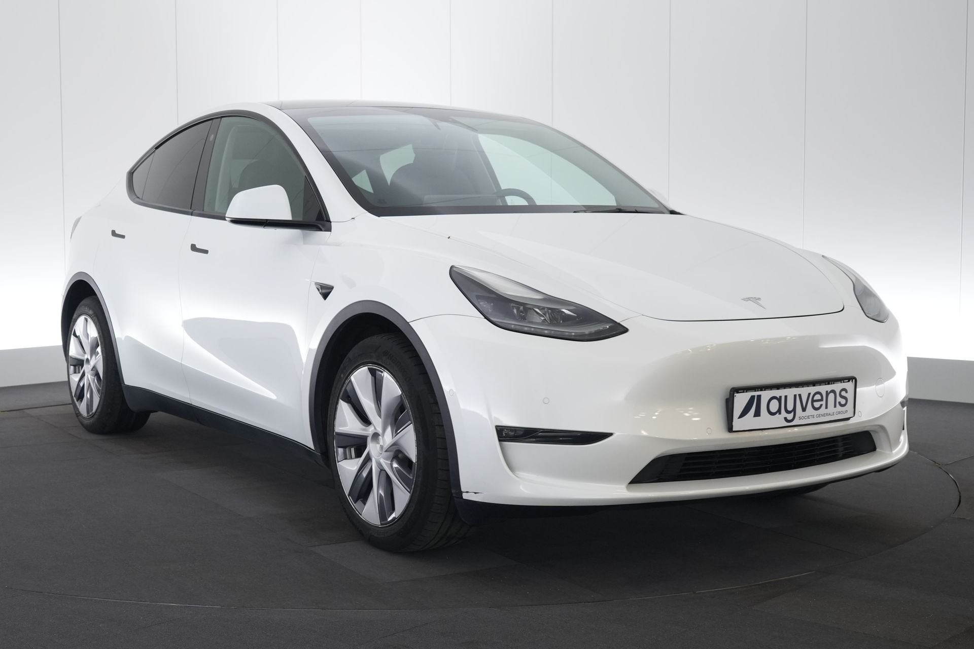 (2CLN065) TESLA MODEL Y, Autos, Achat, Entreprise, Carnet d'entretien, 5 portes
