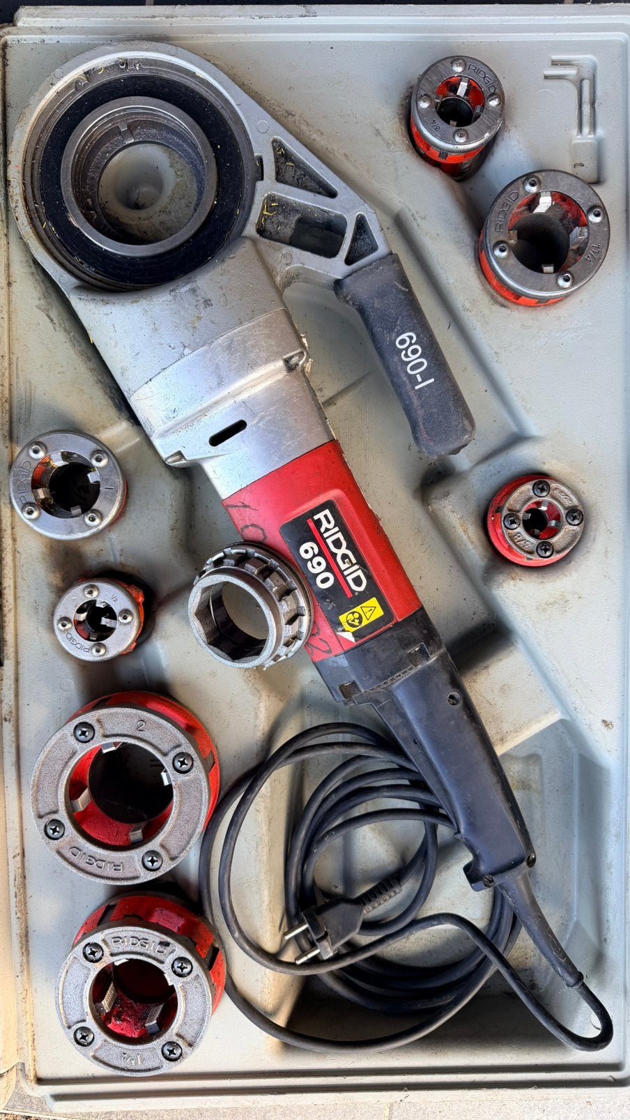 RIDGID 690 elektrische draadsnijmachine, Bricolage & Construction, Enlèvement, Comme neuf