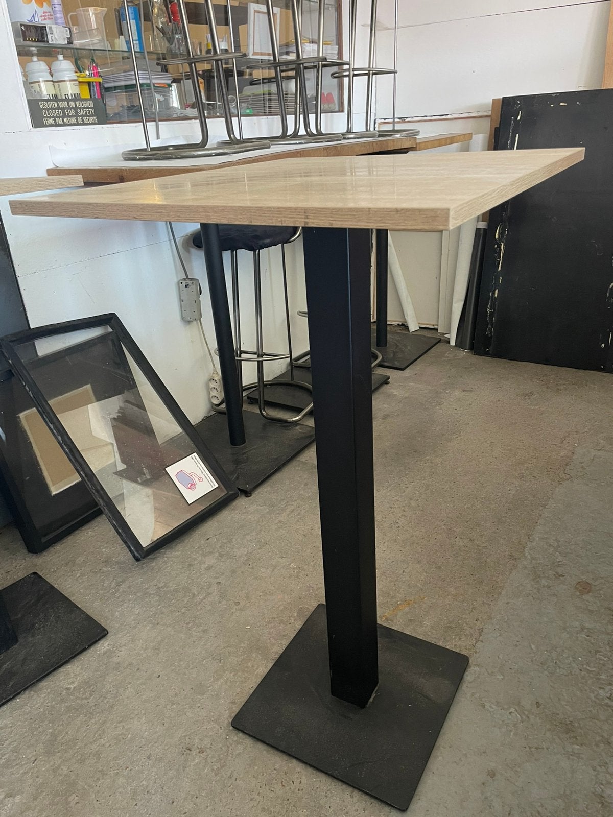 Bar tafels, Ophalen, Gebruikt