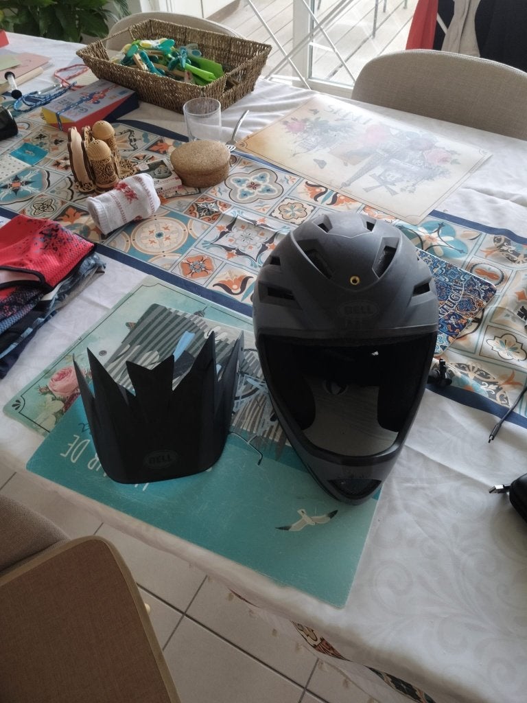 BMX helm BELL maat S kind, Vélos & Vélomoteurs, S, Garçon ou Fille, Enlèvement, Utilisé