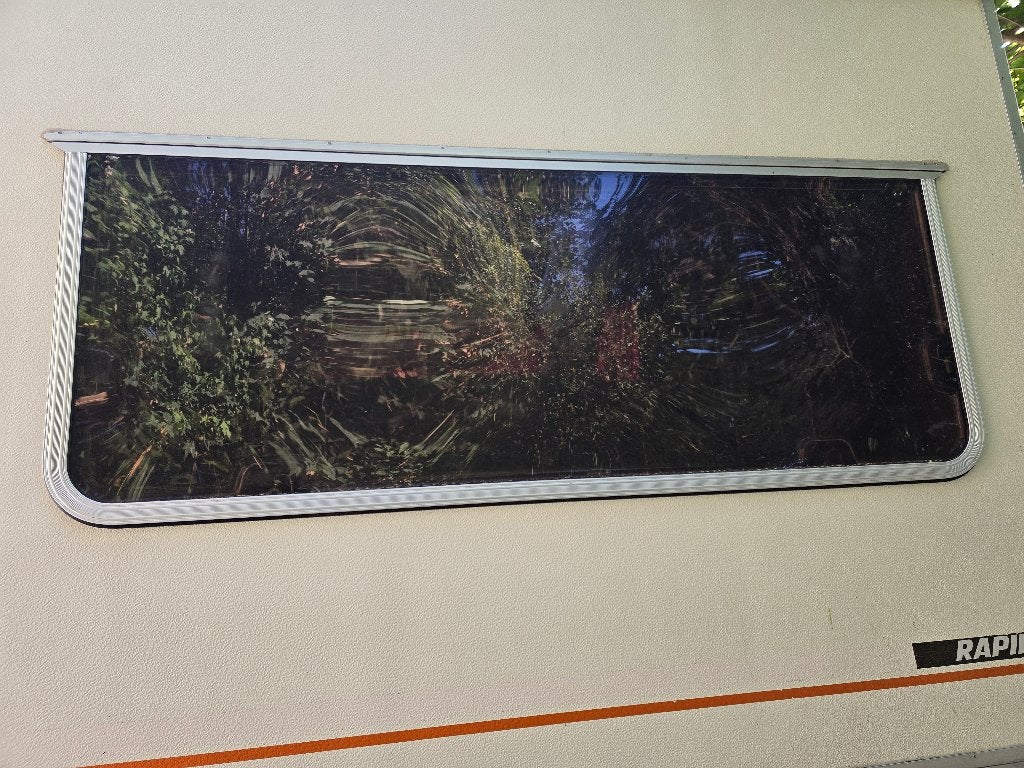 Op zoek naar een Raam voor Rapido Confort Matic Klapcaravan, Particulier, Rapido