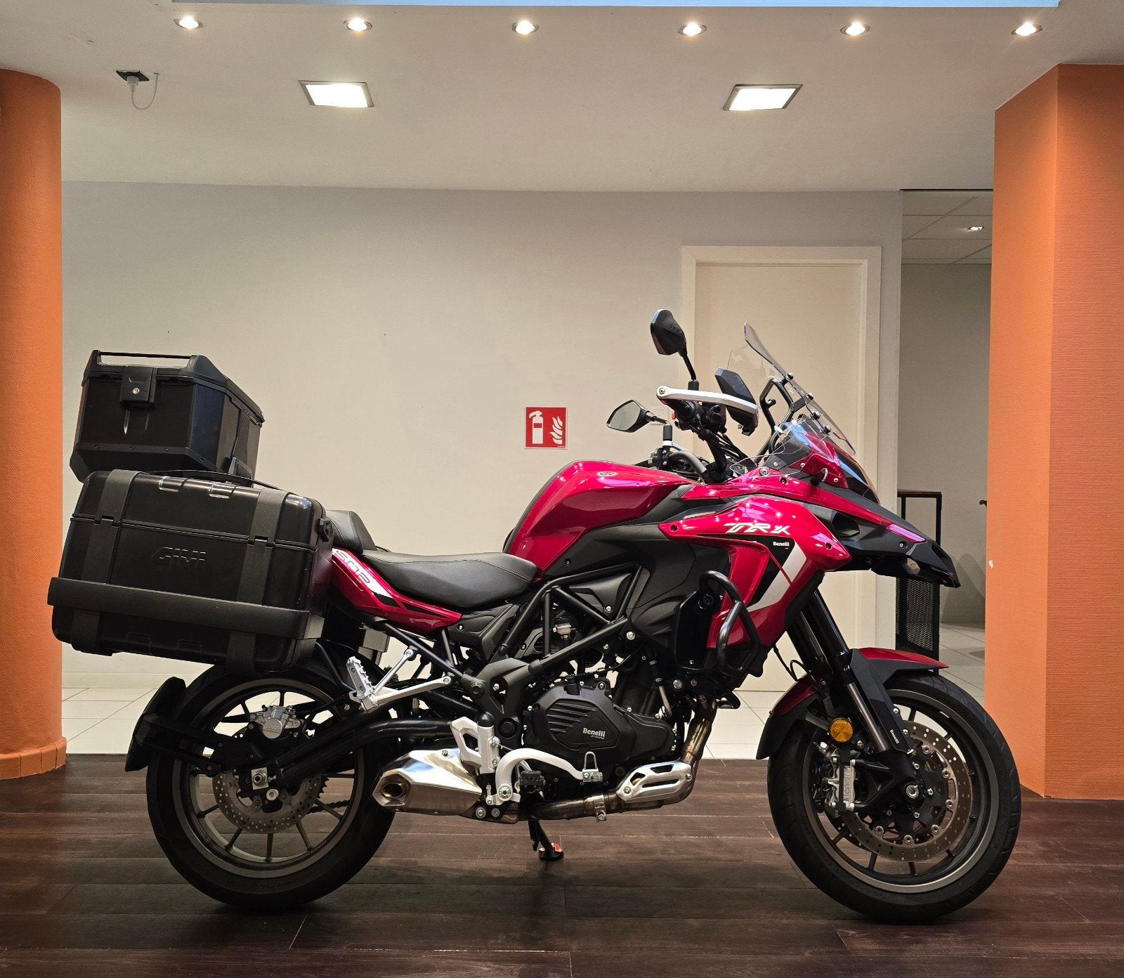 Benelli TRK 502**2022**10.384km**Garantie, Bedrijf, Toermotor, ABS, 12 t/m 35 kW