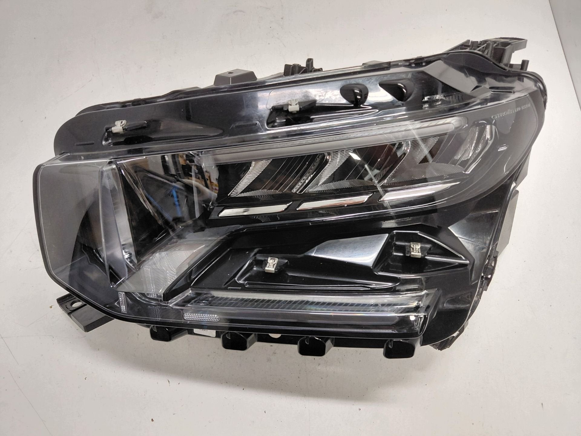 CITRO N C3 IV C3 II Aircross Phare Gauche 9851349180, Autos : Pièces & Accessoires, Citroën, Stellantis N.V., Utilisé, Taurusavenue 1
2132 LS  Hoofddorp, NL
