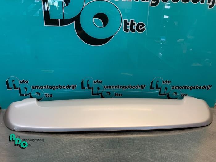Feu de freinage supplémentaire centre d'un Daihatsu Sirion, Daihatsu, -, 3 mois de garantie, Utilisé