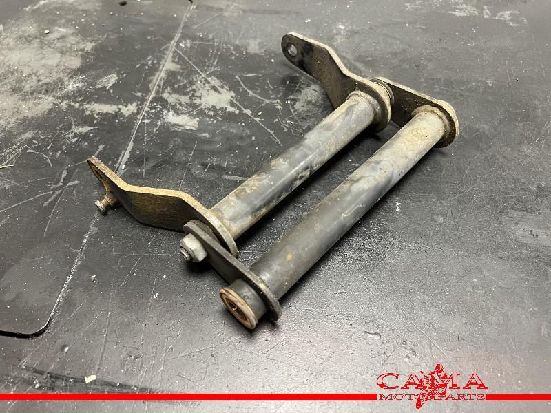 LINK SYSTEEM ACHTERVEER Piaggio Skipper 125 (01-1970/-), Motoren, Dhr. S. di Majo, Gebruikt, Info@cama-motorparts.nl, P.J. Troelstraweg 8 8
3144 CX  MAASSLUIS, NL