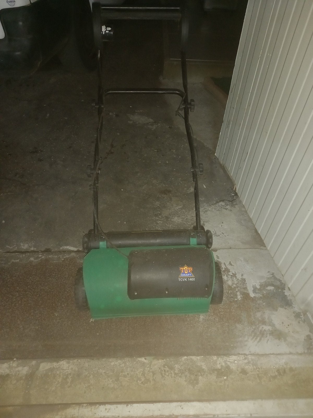 Verticuteermachine, Ophalen