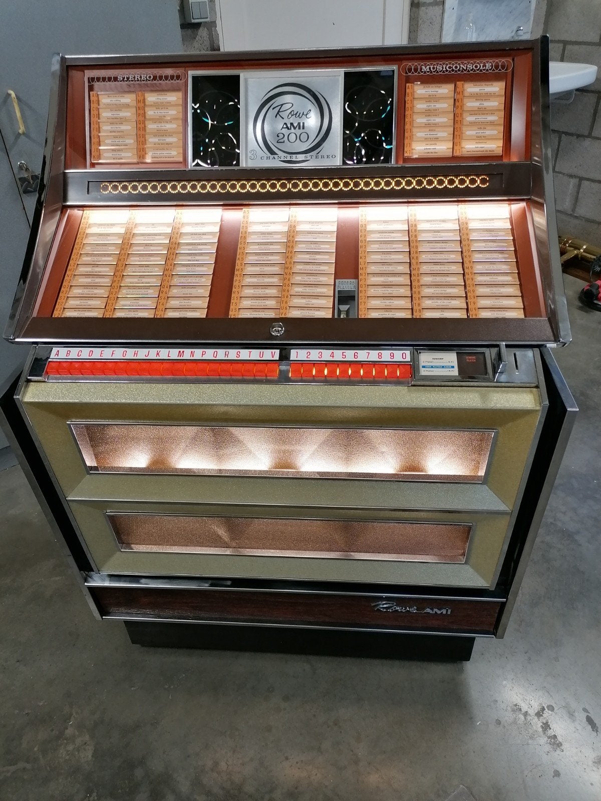 jukebox rowe ami, Ophalen, Ami