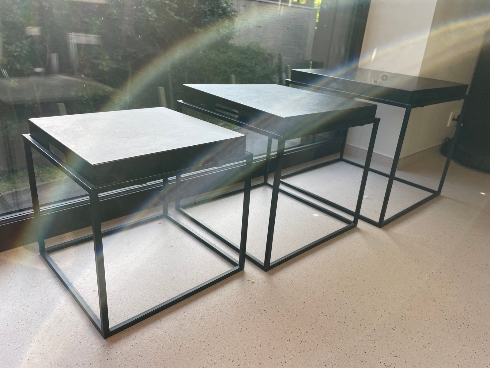Set van 3 zwarte metalen bijzettafeltjes, Ophalen, Gebruikt, Vierkant, Minder dan 50 cm