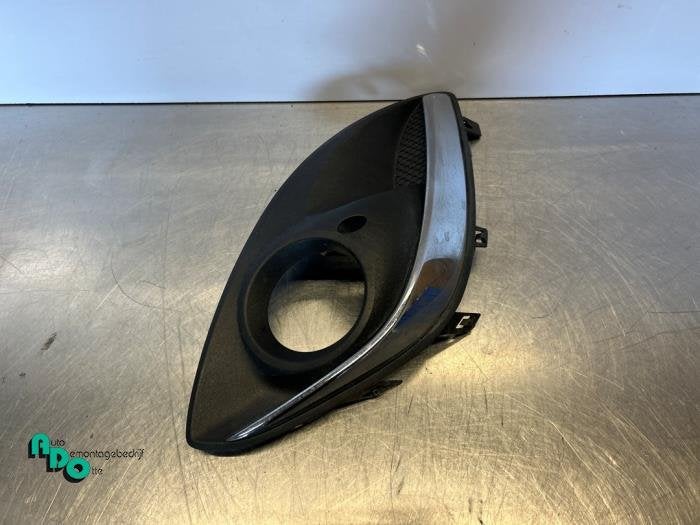 Afdekplaat mistlamp links van een Opel Corsa (Corsa D 07-), Auto-onderdelen, Gebruikt, -, -, Opel