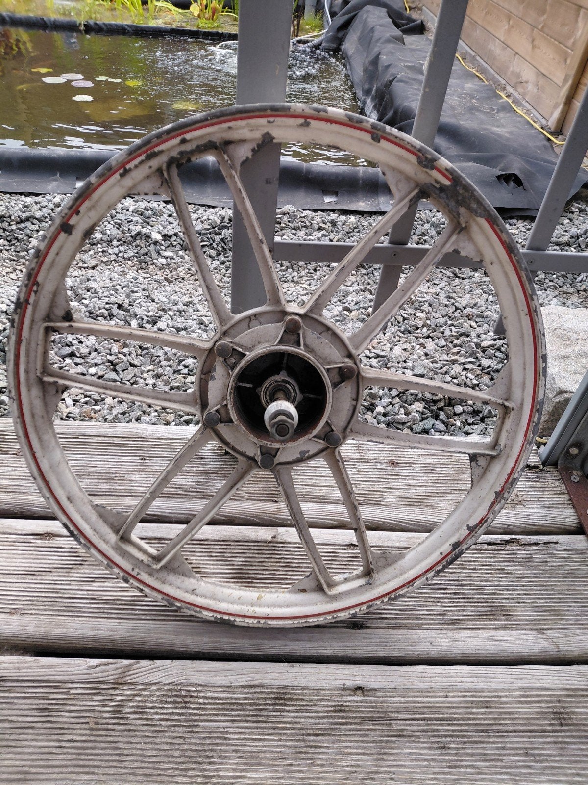 Gietwiel, Fietsen en Brommers, Ophalen