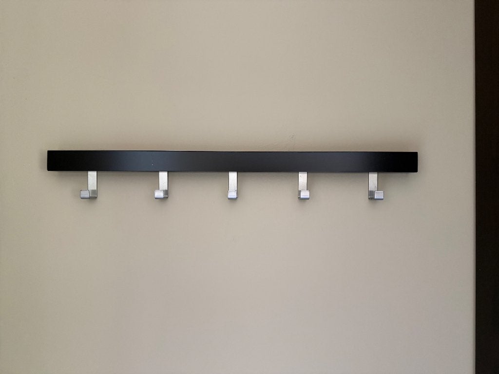 2 porte-manteaux IKEA TJUSIG - noir - 60 cm, Enlèvement, Comme neuf, Portemanteau mural, Moins de 100 cm