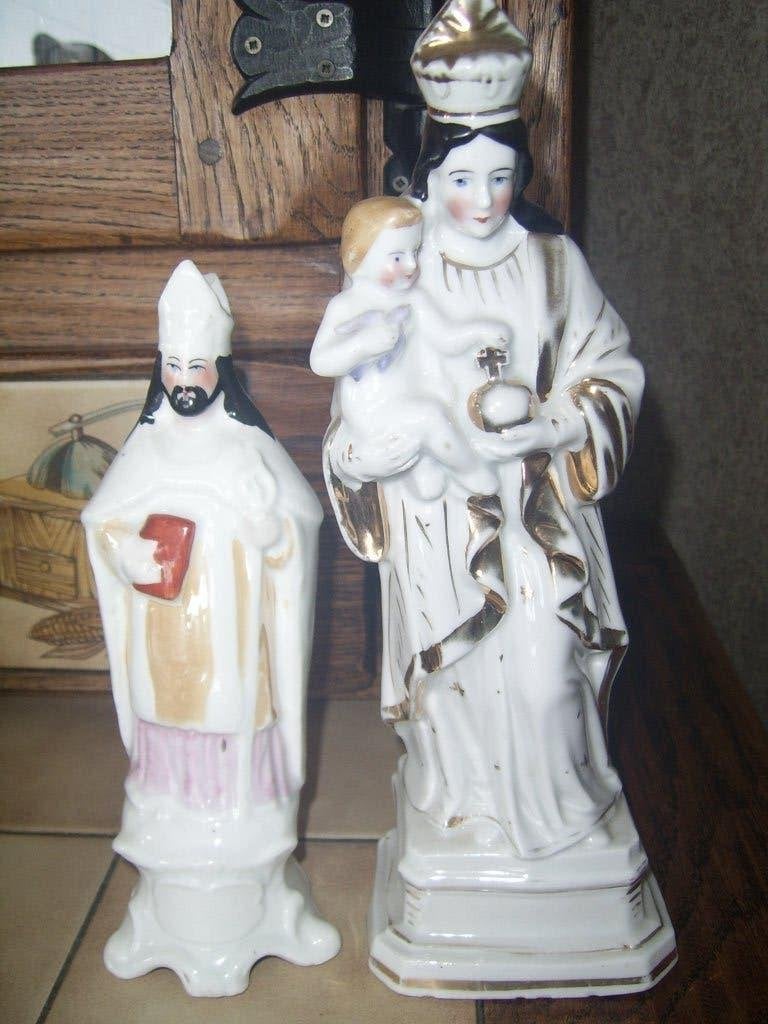 plusieurs statuettes religieuses, Envoi