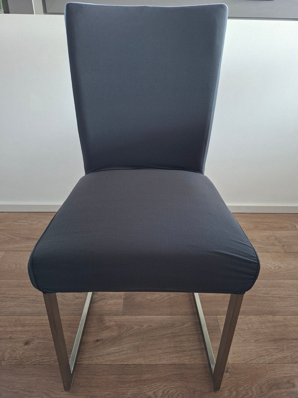 6 chaises avec base en porte-à-faux en acier inoxydable, Gris, Comme neuf, Enlèvement, Cinq, Six Chaises ou plus