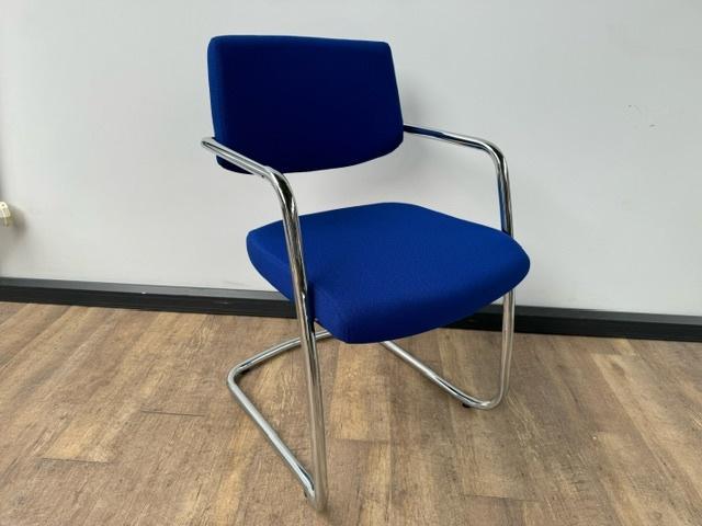 Markant design vergaderstoel blauw, Ophalen