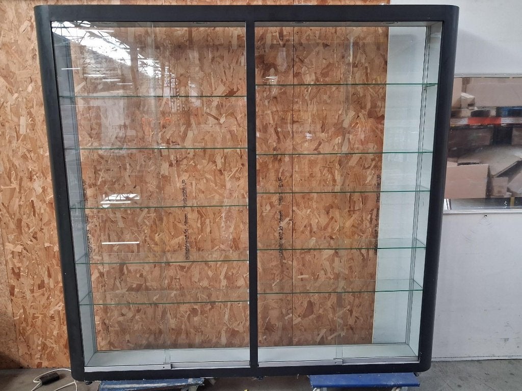 Vitrine, Enlèvement