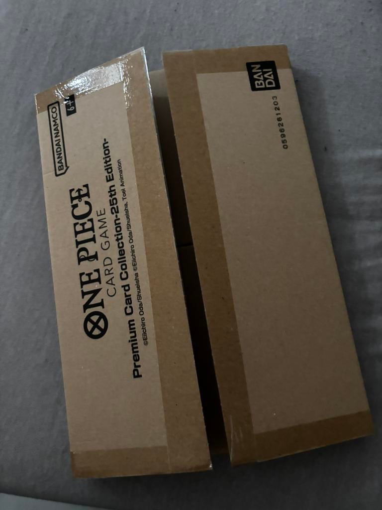 One Piece 25th Anniversary Premium Collection - Sealed, Ophalen of Verzenden, Zo goed als nieuw, Meerdere kaarten, Foil