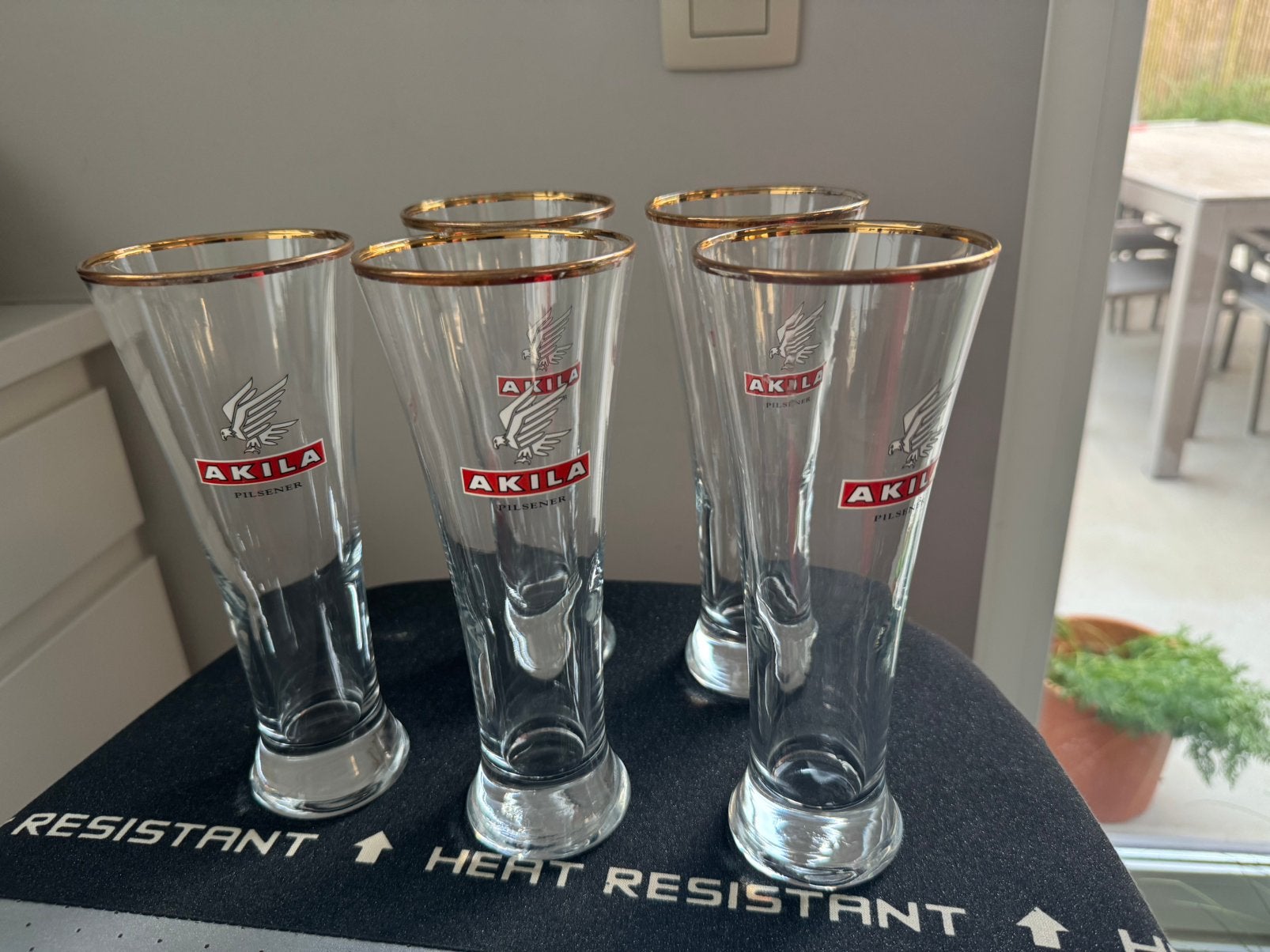 5 bierglazen Akila Brouwerij Louwaege Kortemark, Verzamelen, Ophalen, Gebruikt