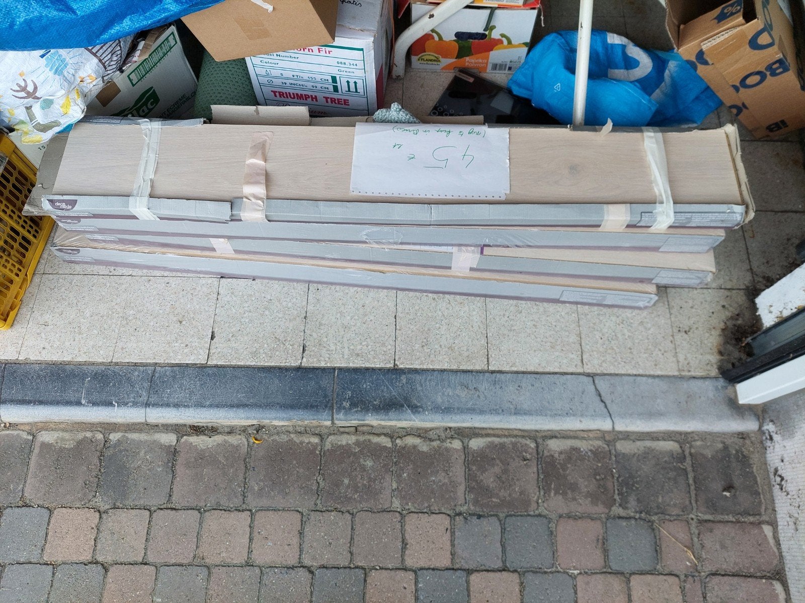 3 pakken + bijna vol pak, Ophalen