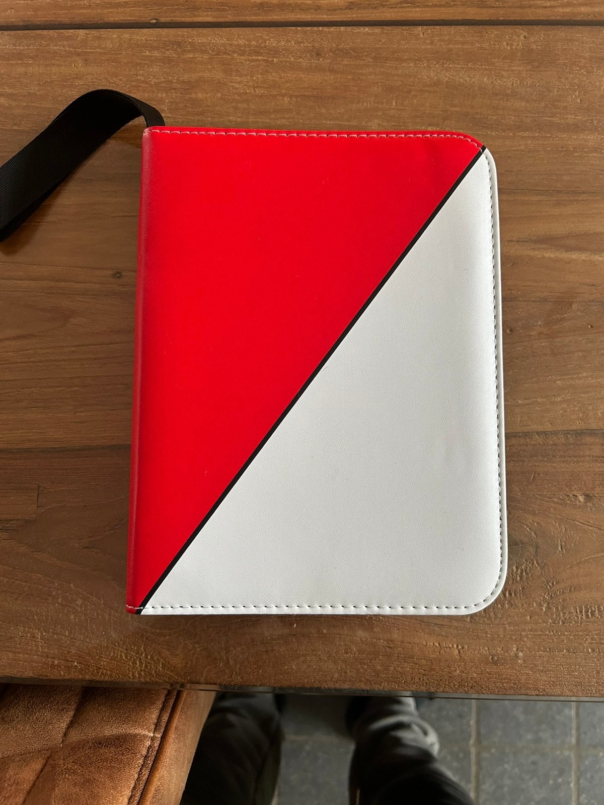 Binder + shrouded fable, Computers en Software, Ophalen, Zo goed als nieuw