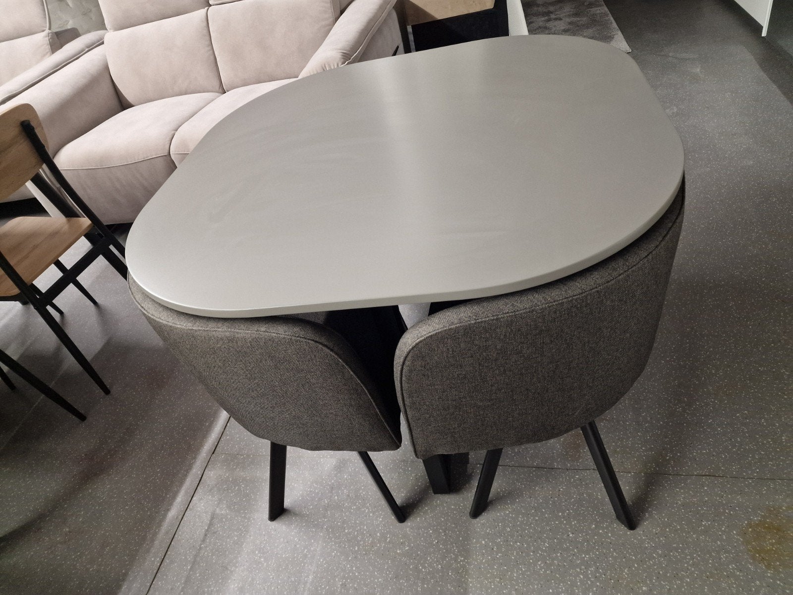 tafel met 4 stoel 349 €, Ophalen