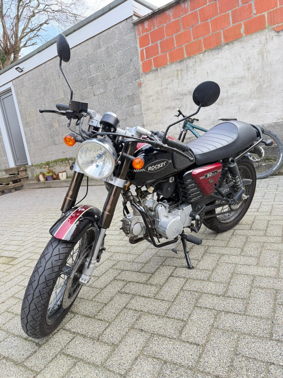 Brommer 50cc caféracer, Fietsen en Brommers, Brommers | Overige merken, Ophalen, Zo goed als nieuw