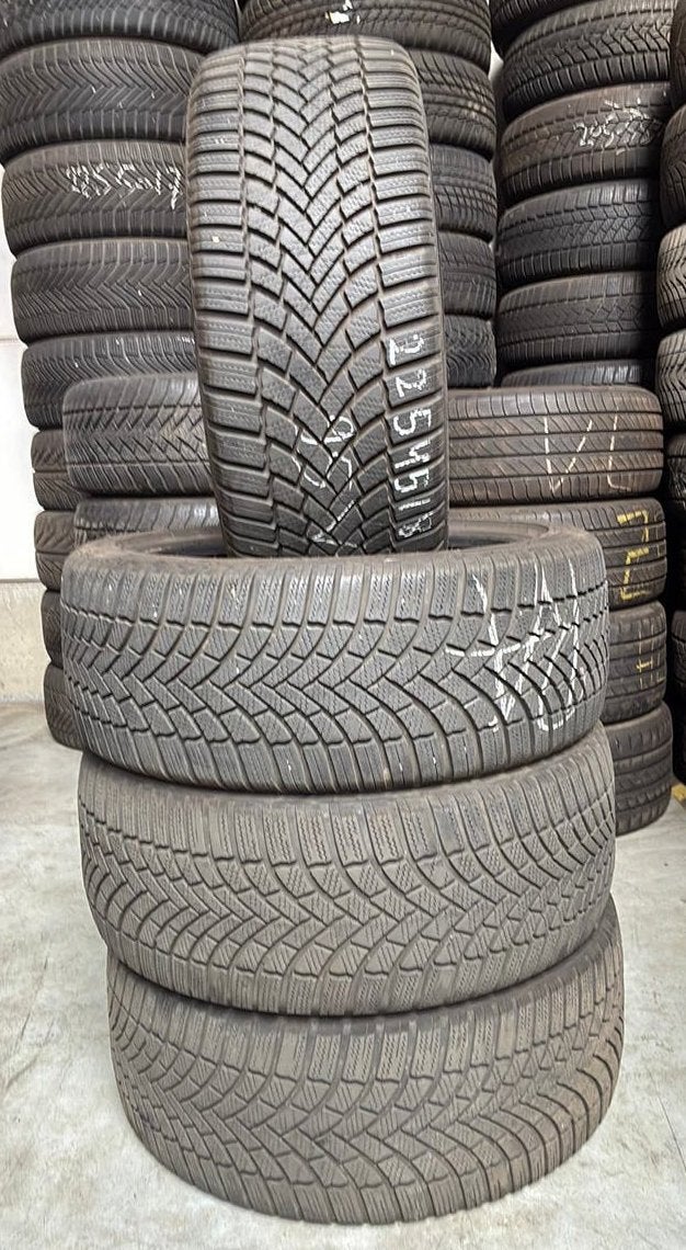 Pneus d'hiver 2254518 225/45/18 225/45R18 marque Bridgestone, Enlèvement