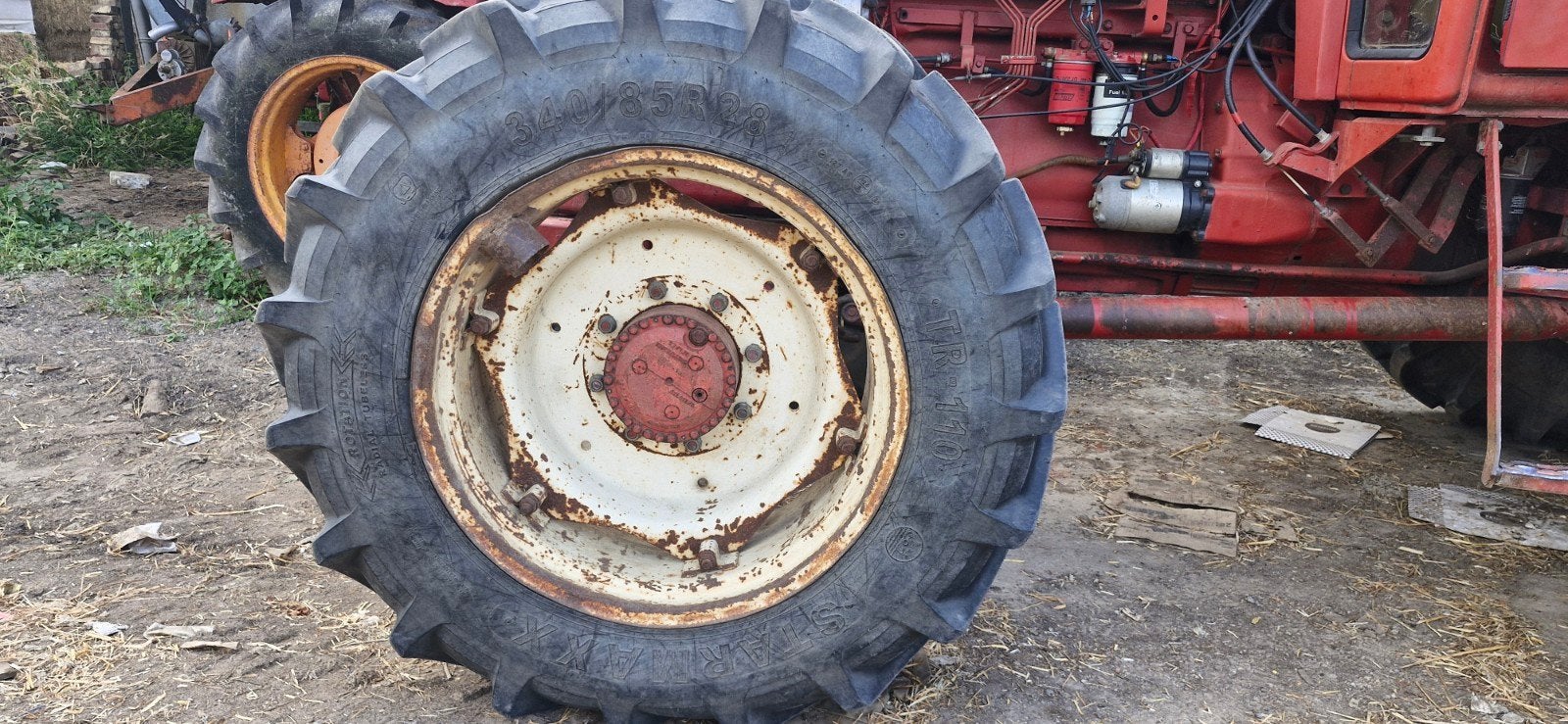2x band 340 /85 R 28 2x band 18.4 R 38, Zakelijke goederen, Landbouw | Onderdelen | Banden, Velgen en Assen, Ophalen