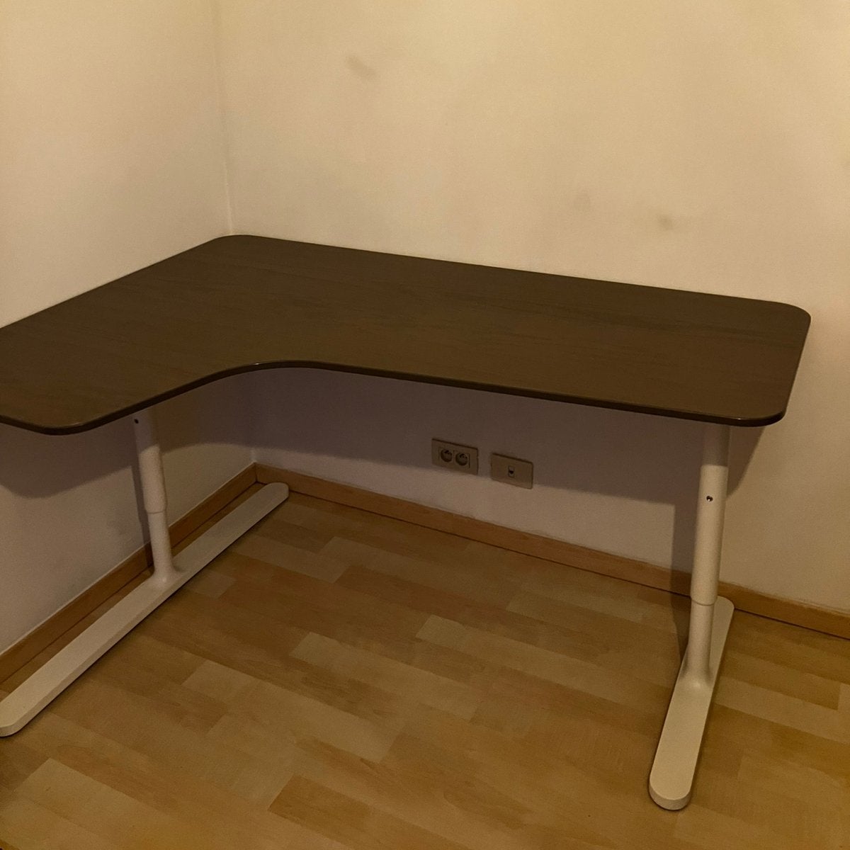 Ikea bekant bureau, Huis en Inrichting, Ophalen, Zo goed als nieuw, IKEA, Hoekbureau