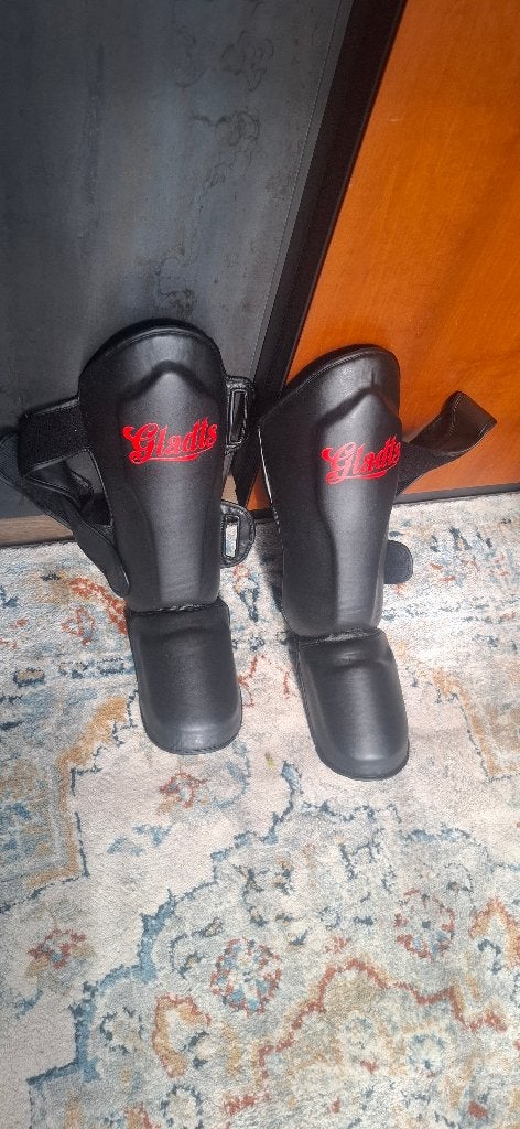 Kickbox Scheenbeschermers M (GLADTS), Maat M, Ophalen, Zo goed als nieuw