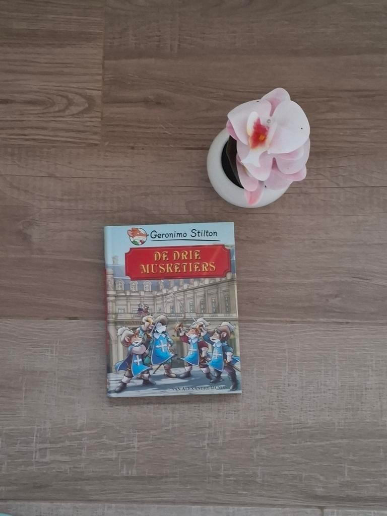 Geronimo stilton en thea stilton, Boeken, Kinderboeken | Jeugd | 10 tot 12 jaar, Ophalen