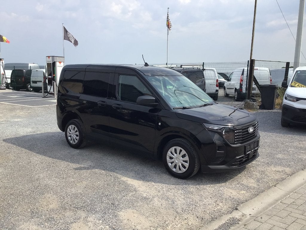 ford courier benzine 2025 53000km 100pk 14800e ex, Auto's, Stof, Euro 6, Parkeersensor, Zwart