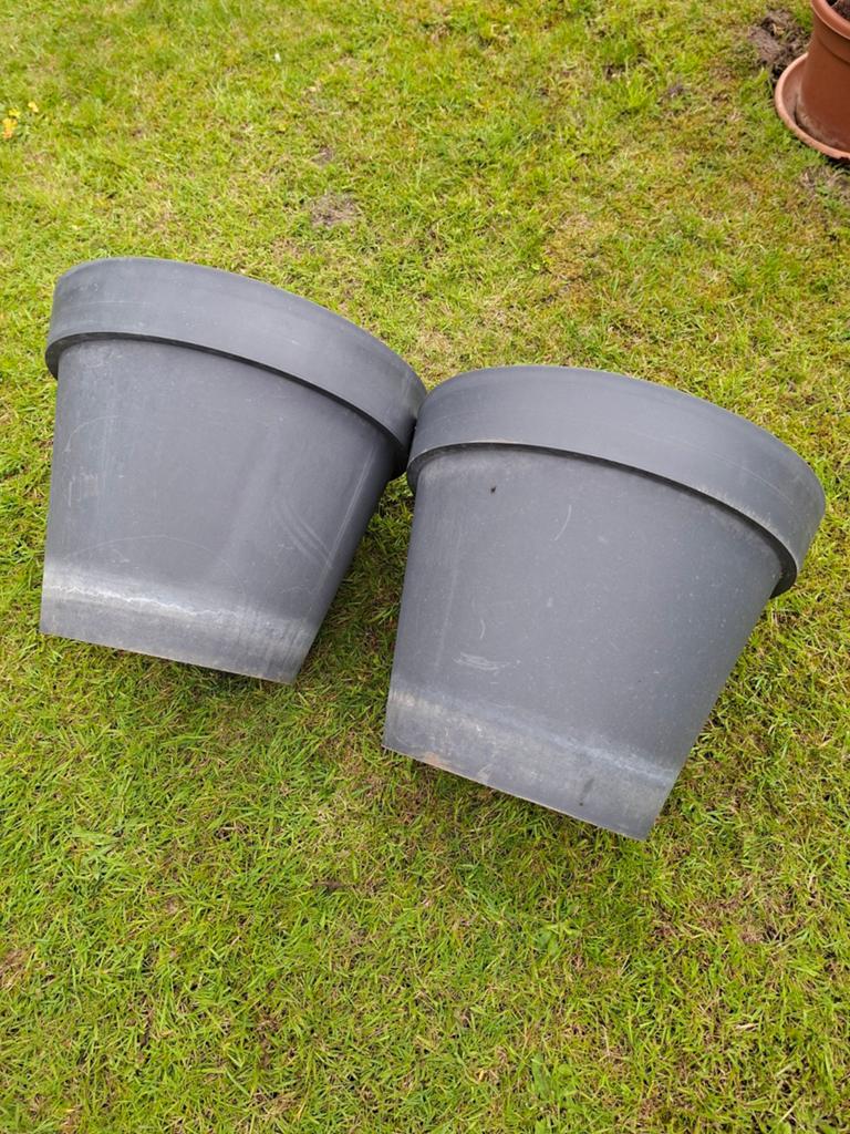 2 grote bloempotten, Tuin en Terras, Bloempotten, Ophalen