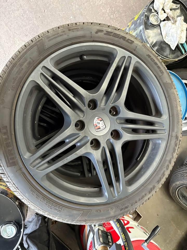 Jantes Porsche 18´´ - P-Zero moins de 5000km, Auto's, Porsche, Particulier, Boxster, Te koop