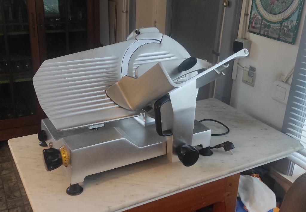 Professionele Snijmachine – Perfectie in elke snede!, Huis en Inrichting, Keuken | Keukenbenodigdheden, Gebruikt, Snijmachine