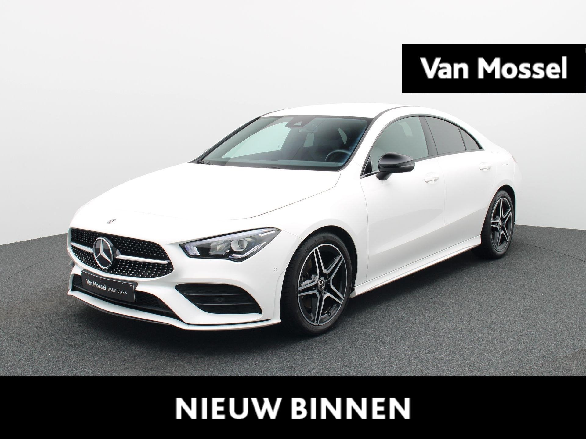Mercedes-Benz CLA 180 AMG Line + LED + CAMERA + TREKHAAK + 1, Auto's, Mercedes-Benz, Stof, Gebruikt, 4 cilinders, Wit