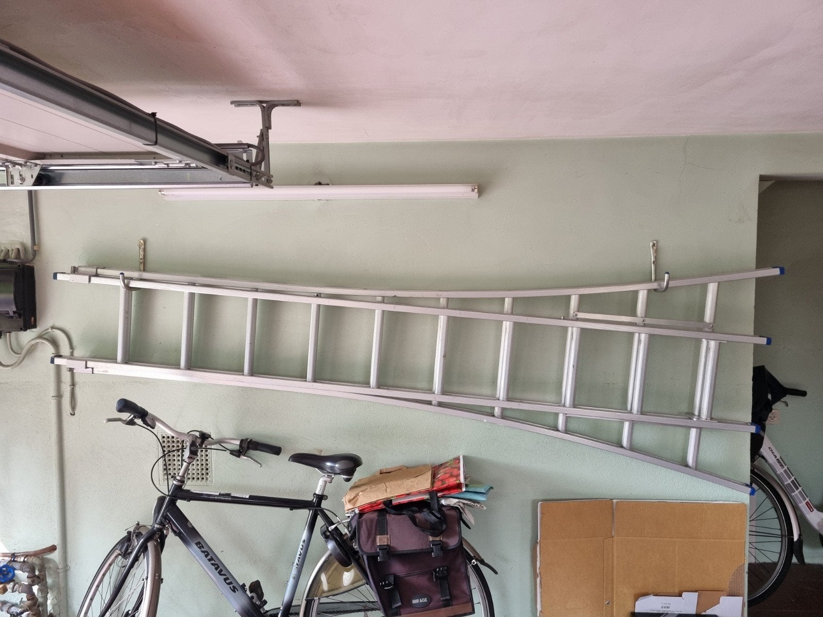ladder in 2 delen, Ophalen, Zo goed als nieuw, Ladder, Opvouwbaar of Inschuifbaar