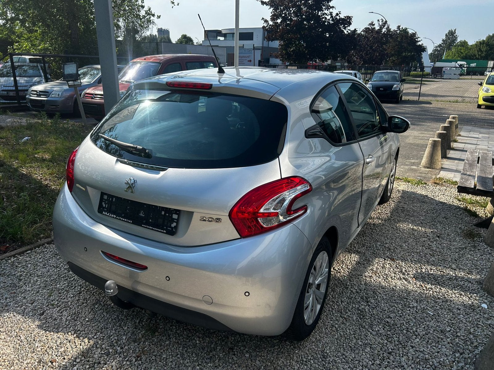 Peugeot 208 Met keuring en garantie, Auto's, Voorwielaandrijving, Zwart, Bedrijf, Handgeschakeld