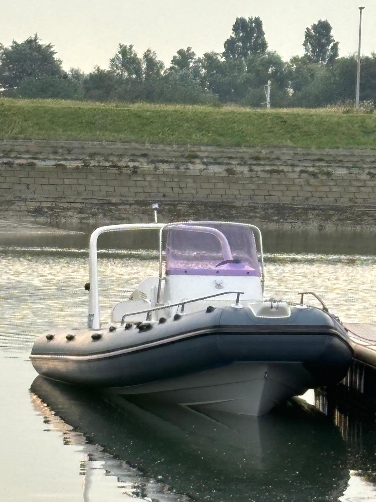 Zodiac Ballistic  6,5 vaarklaar incl trailer, Watersport en Boten, Ophalen, Zo goed als nieuw, Zodiac, Polyester