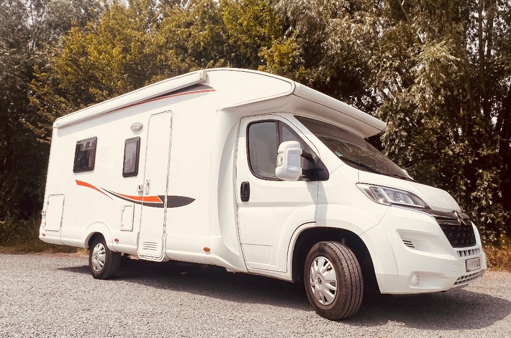 Ruime Mobilhome te koop, instapklaar !, Caravans en Kamperen, Mobilhomes, Ringverwarming, 6 tot 7 meter, Particulier, 6 tot 7 meter