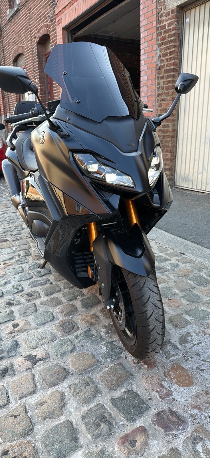 À VENDRE – YAMAHA TMAX TECH MAX, Motos, Particulier, Poignées chauffantes