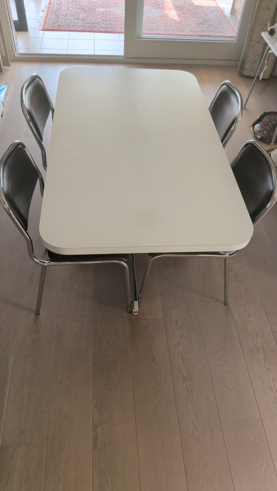 Eettafel op poot, Huis en Inrichting, Ophalen, Gebruikt, 100 tot 150 cm, 50 tot 100 cm