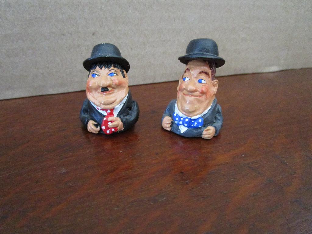 vingerhoedjes Dikke en Dunne, Verzamelen, Ophalen of Verzenden, Nieuw, Tin, Reliëf