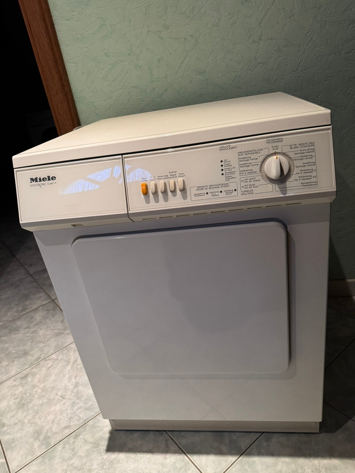 Droogkast., Elektronische apparatuur, Ophalen, 6 tot 8 kg, Gebruikt, Luchtafvoer