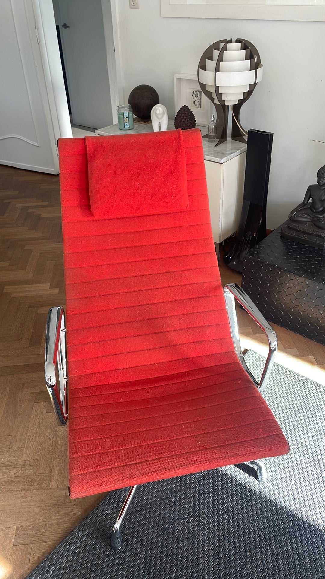 Eames EA 124, Maison & Meubles, Enlèvement, Tissus