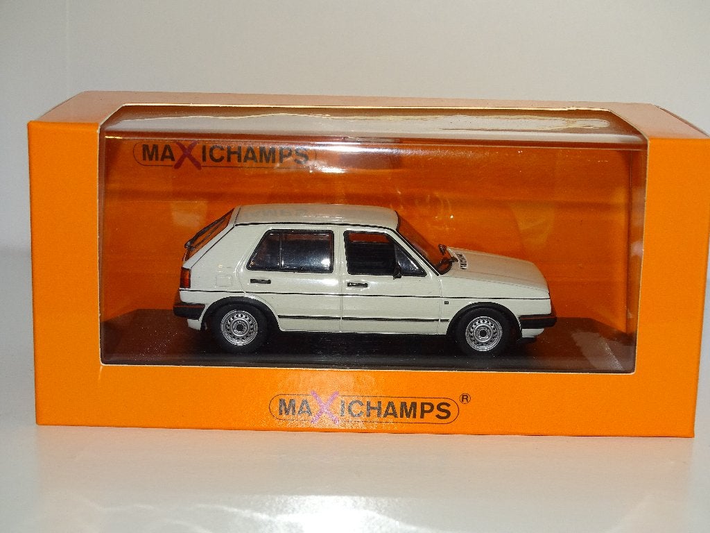 1/43 golf gti 5 portes blanche ideal transfo gendarmerie !, Ophalen of Verzenden, Zo goed als nieuw, Auto, MiniChamps